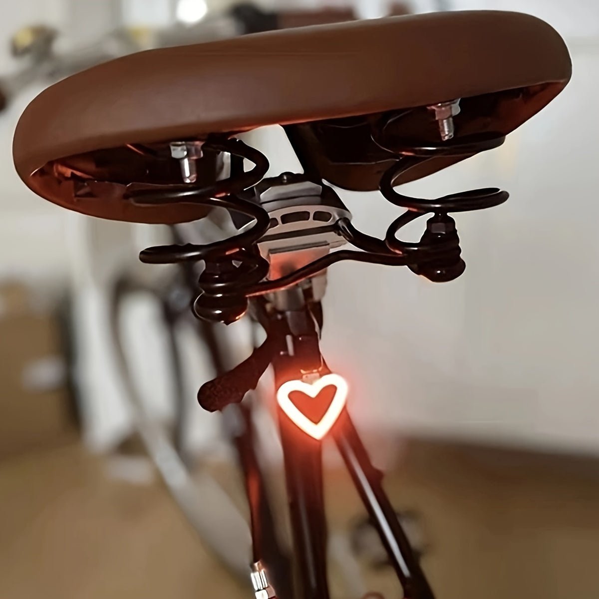 Retro Heart - Shaped LED Bicycle Taillight - (USB Rechargeable) - Gadgetroo